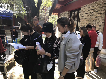 维丽娅学员剧组工作